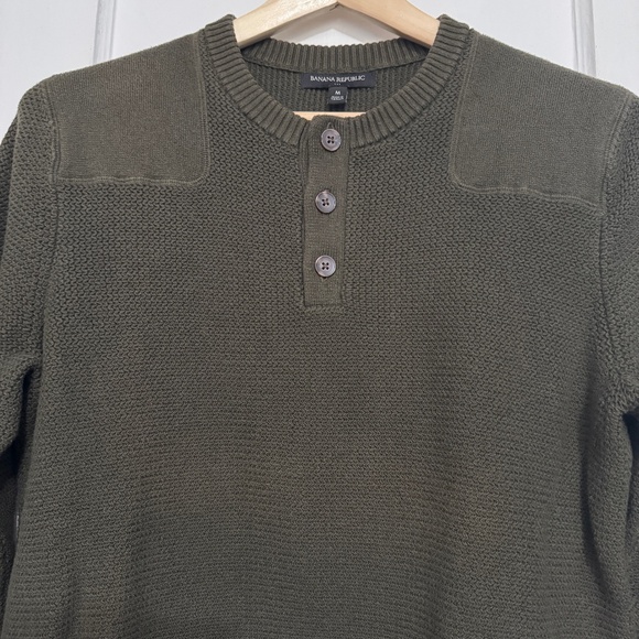 Banana Republic Men's Wavy Texture Camo Green Sweater | Size: M - Picture 4 of 7